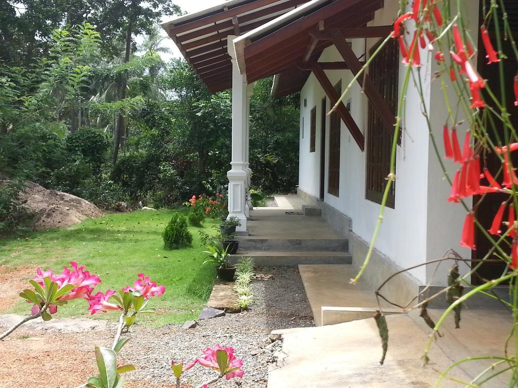 Niyuni Villas Bentota Bagian luar foto