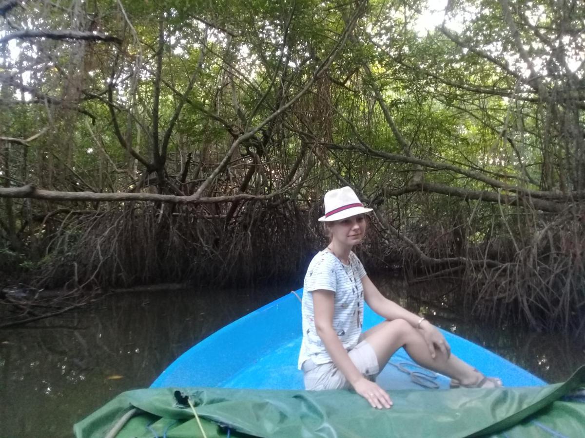 Niyuni Villas Bentota Bagian luar foto